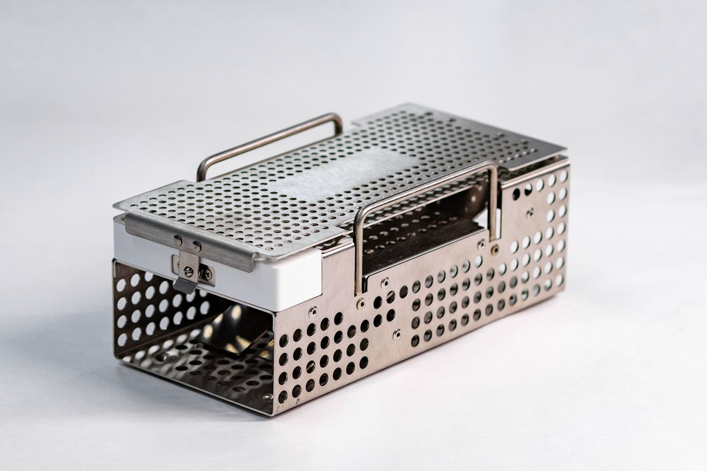 Weight-Reduced Custom Formed Medical Caddies from Arcamed