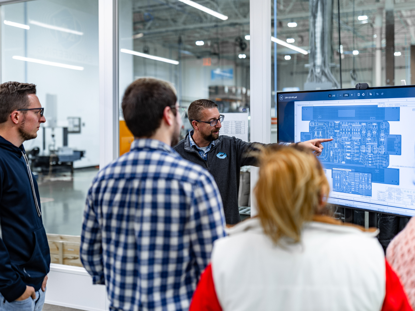 Expert Engineering Team Leading New Collaboration Model Manufacturability Development